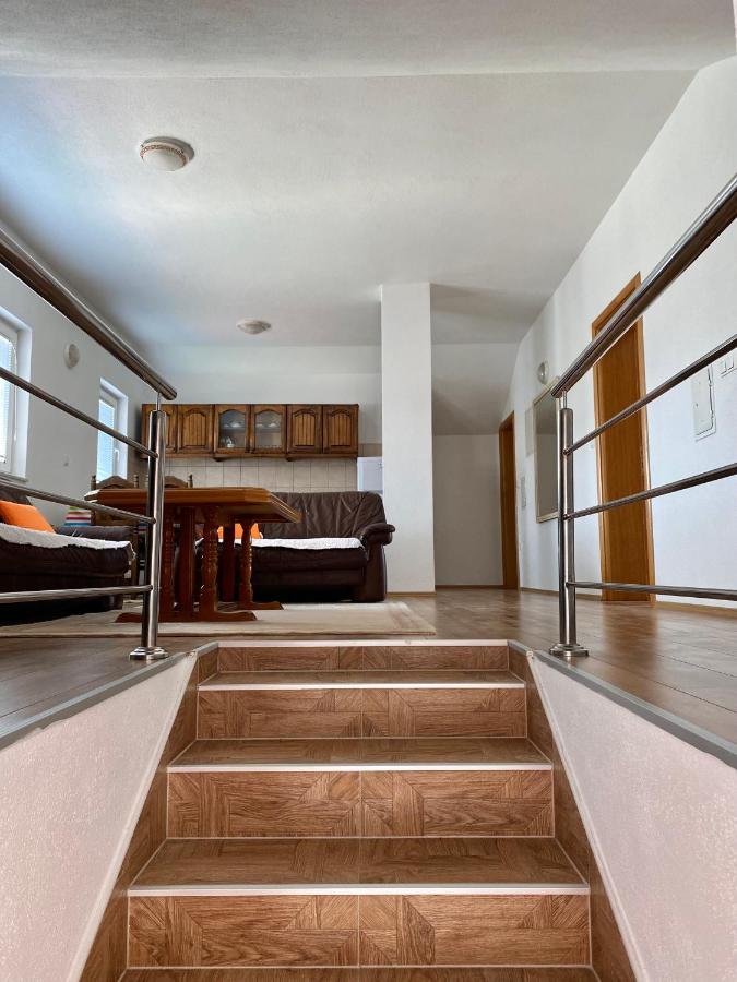 Big Apartment 3 Bedrooms Bihać Eksteriør bilde
